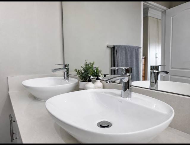 4 BEDROOM APARTMENT TO LET IN BALLITO CENTRAL